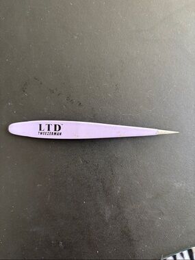 Tweezerman LTD Precision Point Tweezer in Lavender